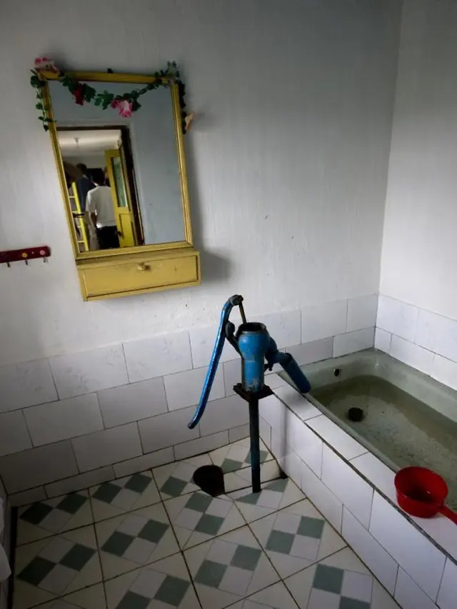 Kamar Mandi di Rumah Warga di Pedesaan.