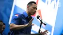 Ketua Umum Partai Demokrat Agus Harimurti Yudhoyono (AHY) memberikan pandangan awal tahun dan isu terkini di DPP Partai Demokrat, Jakarta, Kamis (12/1/2023). Salah satu isu yang dibahas yakni berkaitan dengan penyelenggaraan Pemilu 2024. (Liputan6.com/Faizal Fanani)