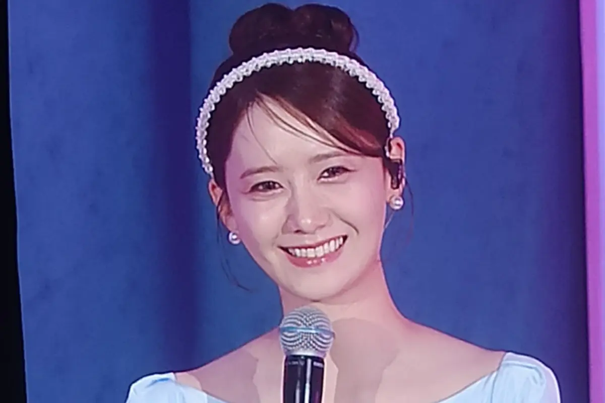 YOONA di acara fanmeeting di Tennis Indoor Jakarta, Minggu (3/3/2024). [Foto: Lanny Kusuma/Fimela]