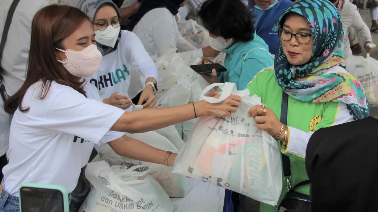 ASABRI Bersama dengan 9 BUMN lainnya berkolaborasi  dalam rangka pelaksanaan kegiatan Pasar Rakyat dan Bazaar UMKM BUMN tahun 2022, di Kabupaten Kuningan.