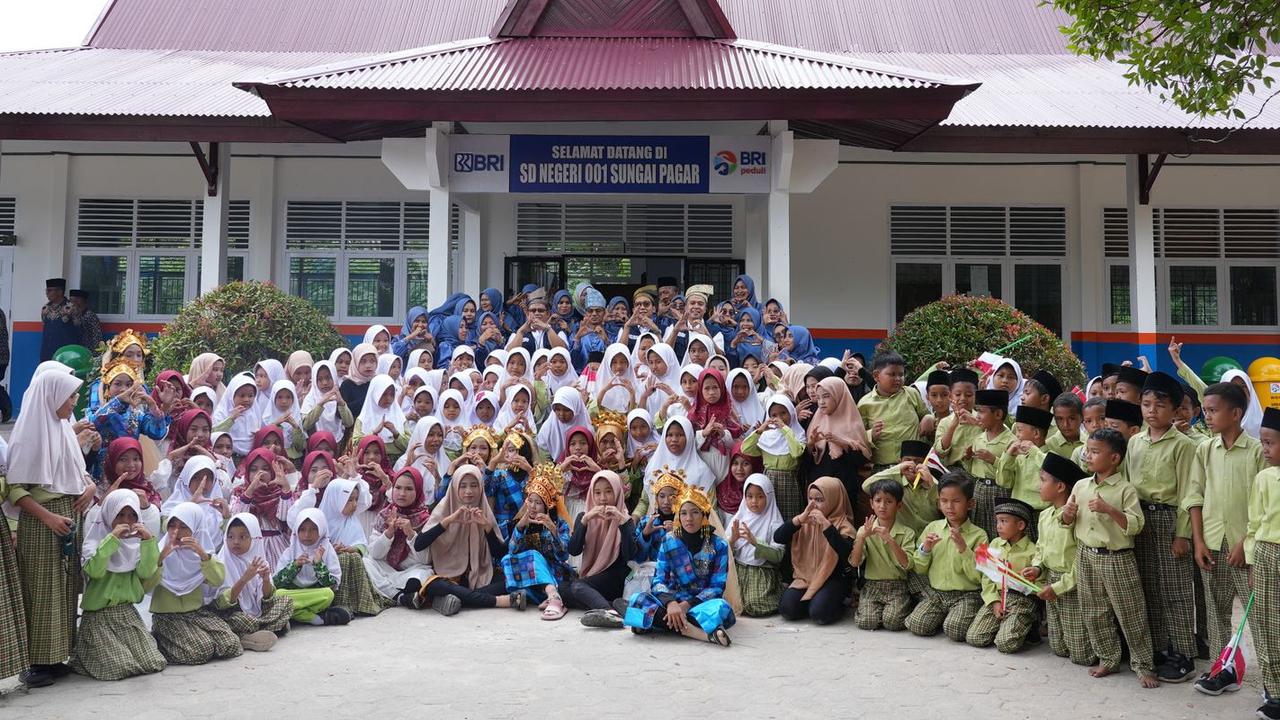 Terima Bantuan BRI Peduli, Kepala Sekolah: Sebelumnya Kondisi Sangat Memprihatinkan Khawatir Rubuh
