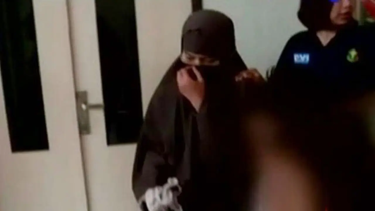 VIDEO: Keluarga Terduga Teroris Serahkan Data Antemortem
