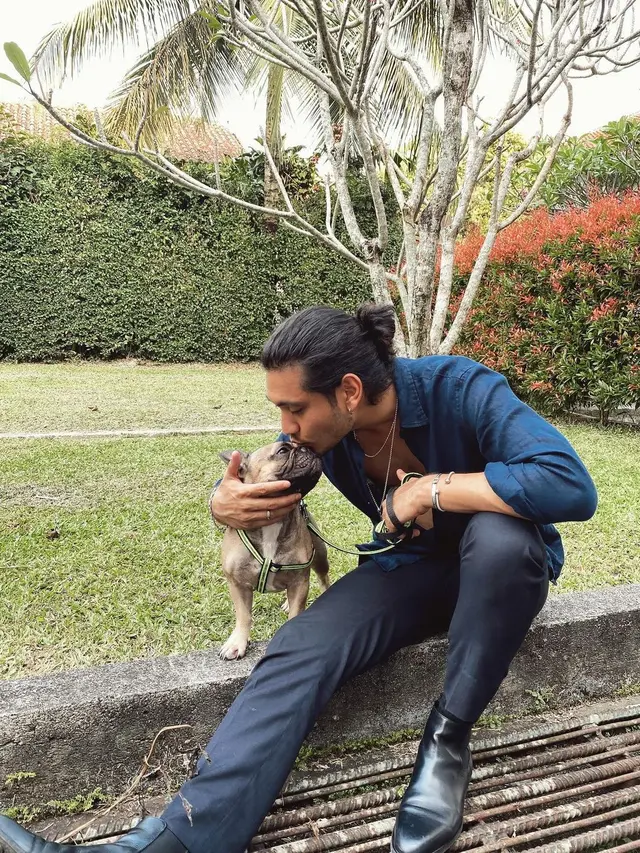 Giorgino Abraham dan anjing peliharaan (Foto: Instagram/@giorgino_abraham)