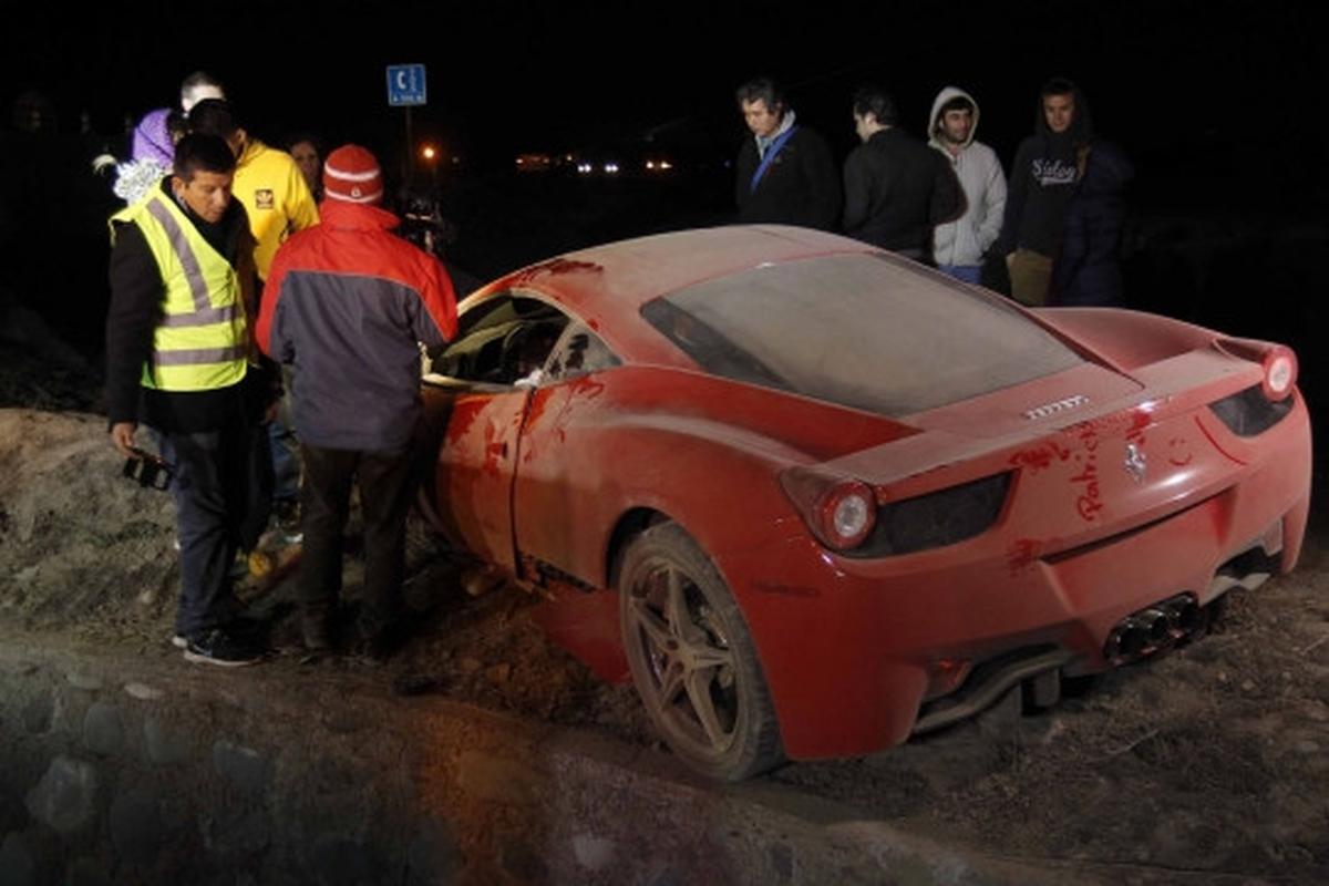 Ini kondisi mobil Arturo Vidal yang rusak parah usai kecelakaan