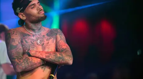 Usai Agnez Mo, Chris Brown Ingin Kolaborasi dengan Idol K-Pop ...