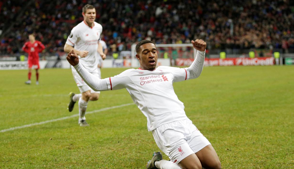 Selebrasi pemain Liverpool, Jordon Ibe, setelah mencetak gol ke gawang Rubin Kazan dalam lanjutan Grup B Liga Europa di Stadion Kazan Arena, Rusia, Jumat (6/11/2015) dini hari WIB. (Action Images via Reuters/Henry Browne)