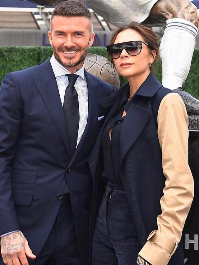 Cerminkan Cinta Sejati, 5 Pasangan Seleb Ini Langgeng Sampai Menua