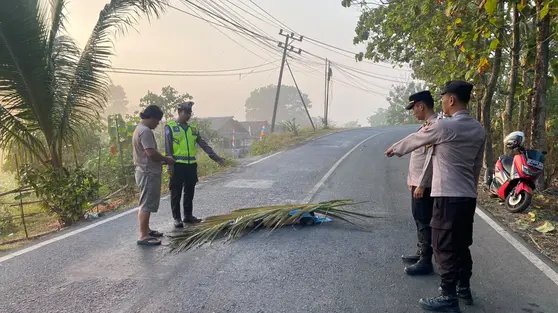Jasad Wanita Tergeletak di Jalan Lintas Timur Sumatera