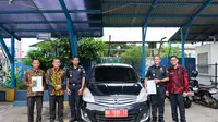 Bea Cukai Palembang menghibahkan barang milik negara (BMN) berupa satu unit mobil kepada Yayasan Pendidikan Islam Miftahul Ulum c.q. Madrasah Tsanawiyah Miftahul Ulum Pangkalan Balai, pada Jumat, 8 Maret 2024.