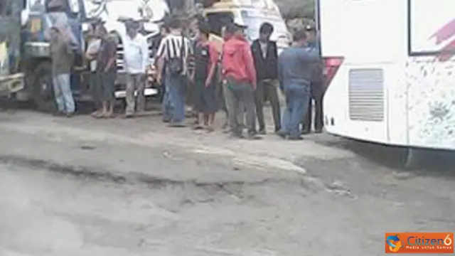 Jalan Lintas Riau Rusak Parah