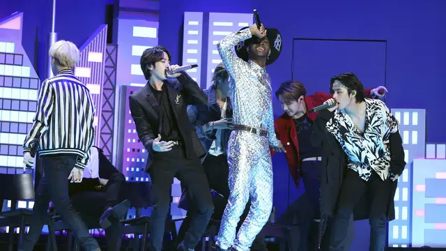 BTS dan Lil Nas X di Grammy Awards 2020 (Photo by Matt Sayles/Invision/AP)