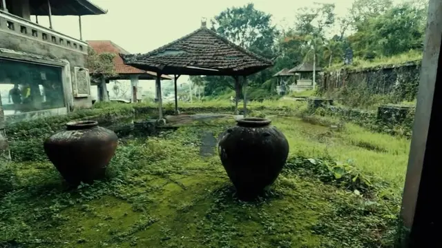 Terbengkalai, Ini 7 Potret Hotel Milik Tommy Soeharto yang Disebut 'Istana Hantu'