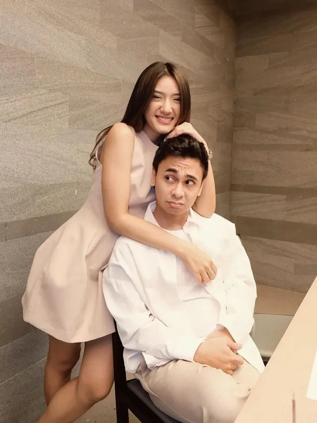 Raditya Dika tampil awet muda, bikin salfok