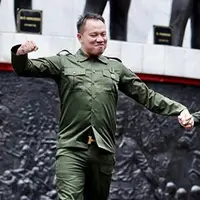 Pasangan kekasih yang baru beberapa bulan menjalin hubungan, Vicky Prasetyo dan Angel Lelga akan segera meresmikan hubungannya. Beberapa rangkaian pernikahan telah dimulai. (Instagram/vickyprasetyo777)