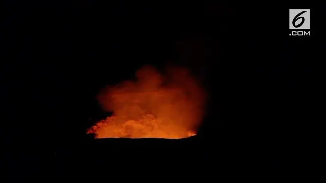 Gunung Kilauea di Hawaii masih terus menunjukkan erupsi. Larva dan asap tebal terus keluar dari kawah gunung.