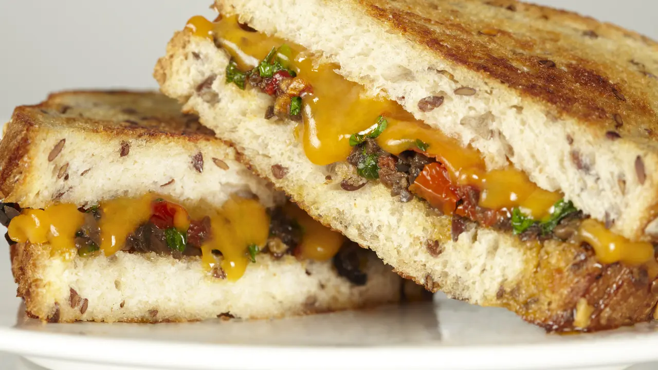 10 'Sandwich' Keju yang Lebih Seksi dari Cewek Berbikini