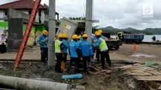 Terjangan tsunami di Selat Sunda lumpuhkan sebagian infrastruktur di Banten dan Lampung. Upaya perbaikan dilakukan PLN dengan mengerahkan ratusan personil gabungan.