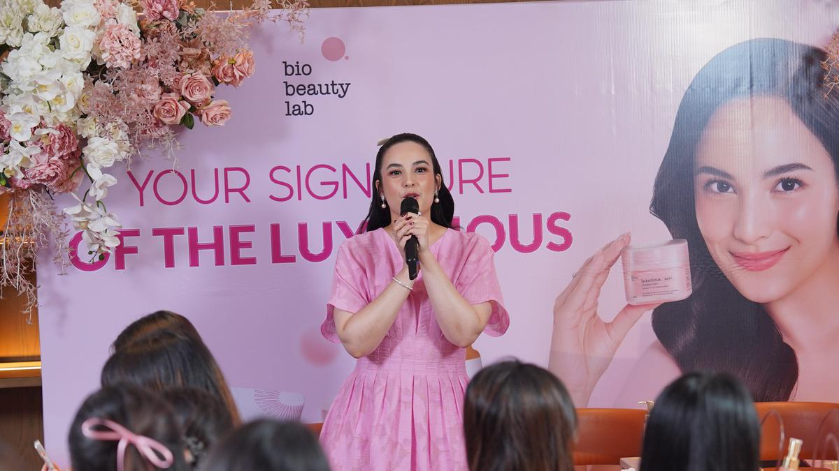 Chelsea Islan Bagikan Rahasia Kulit Sehat dan Slow Aging Lewat Rutinitas Perawatan Harian