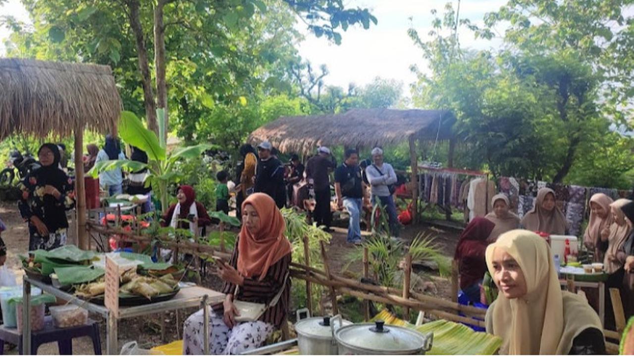 Pasar Latar Cendhani Lamongan