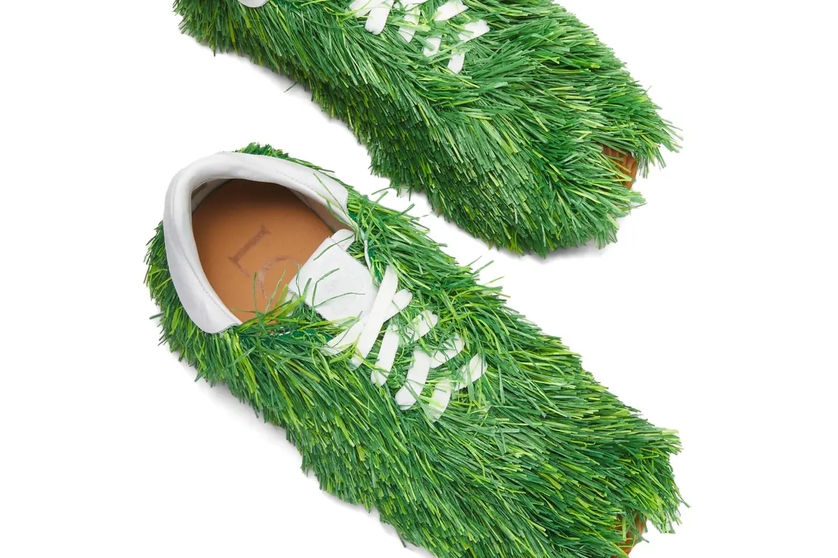 Sneaker Rumput Garapan Loewe Resmi Dijual dengan Harga Rp27 Juta, Tertarik Beli?