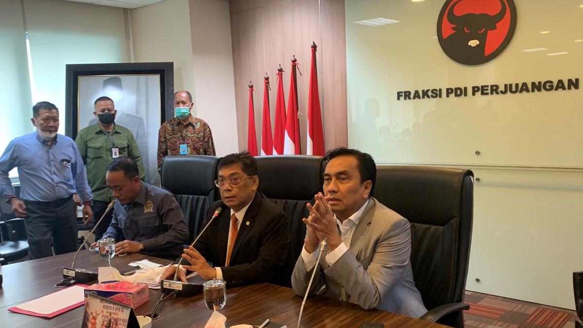 Buntut TNI Disebut Gerombolan Ormas, Politikus PDIP Effendi Simbolon Minta Maaf - Vimarsana News