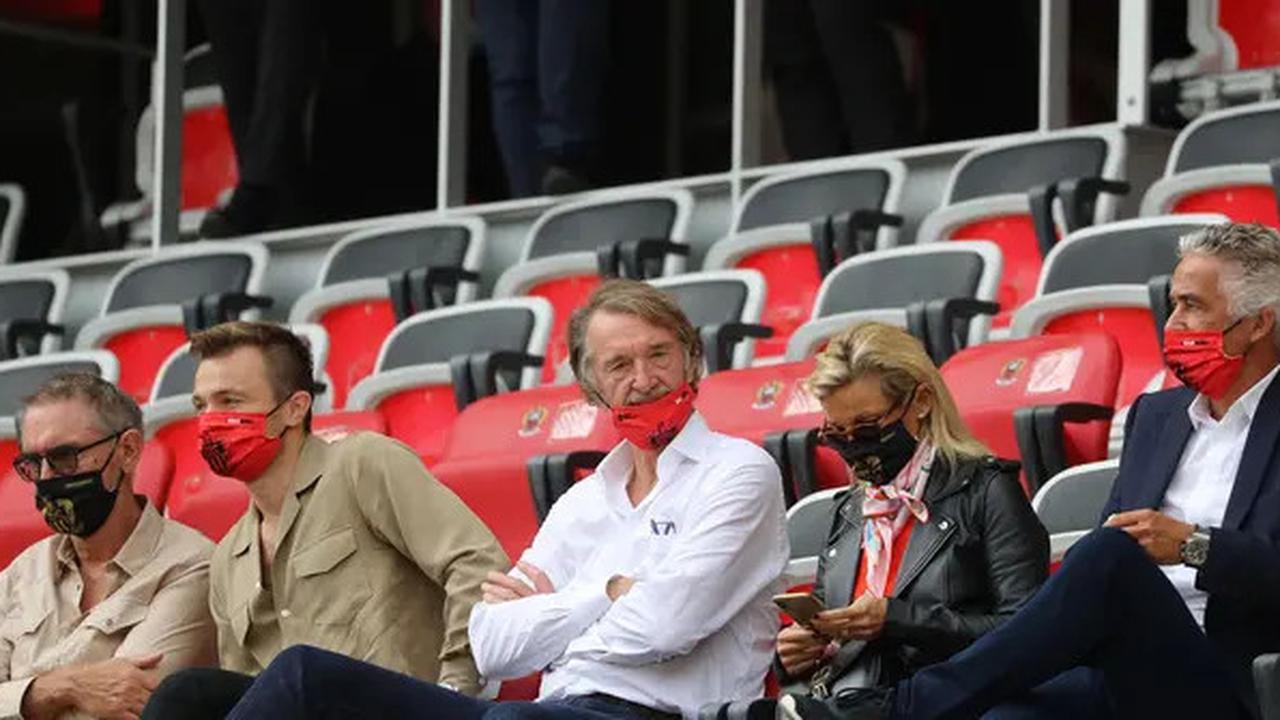 Ekspresi Sir Jim Ratcliffe yang Kecewa Melihat 2 Pemain MU Seharga Rp2,6 T Tampil Buruk Lawan Southampton