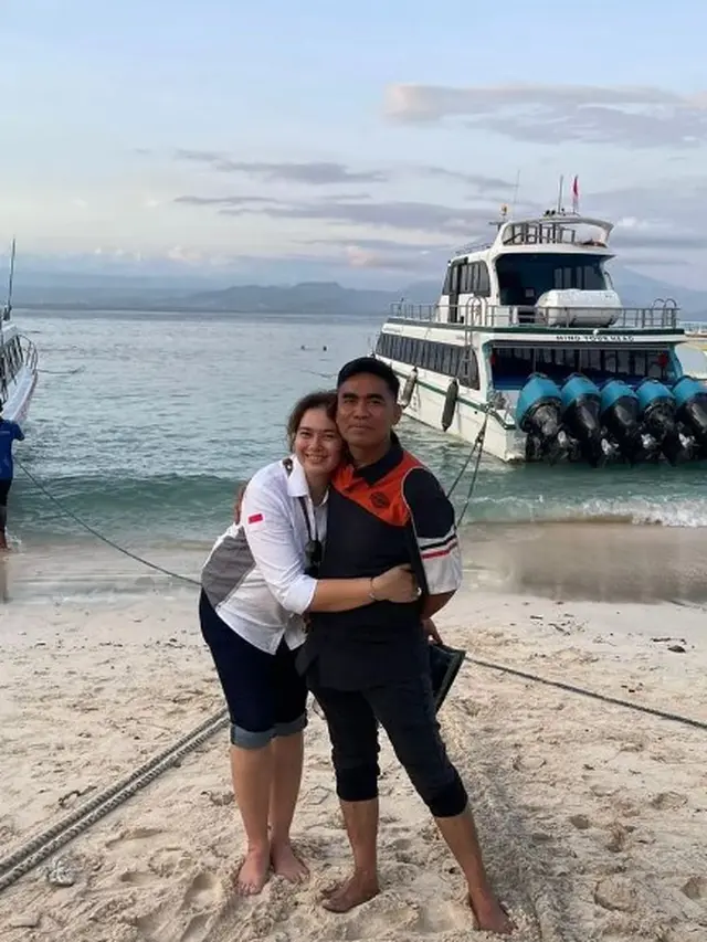 Catherine Wilson mesra bersama suami (Instagram/cathrinewilson)