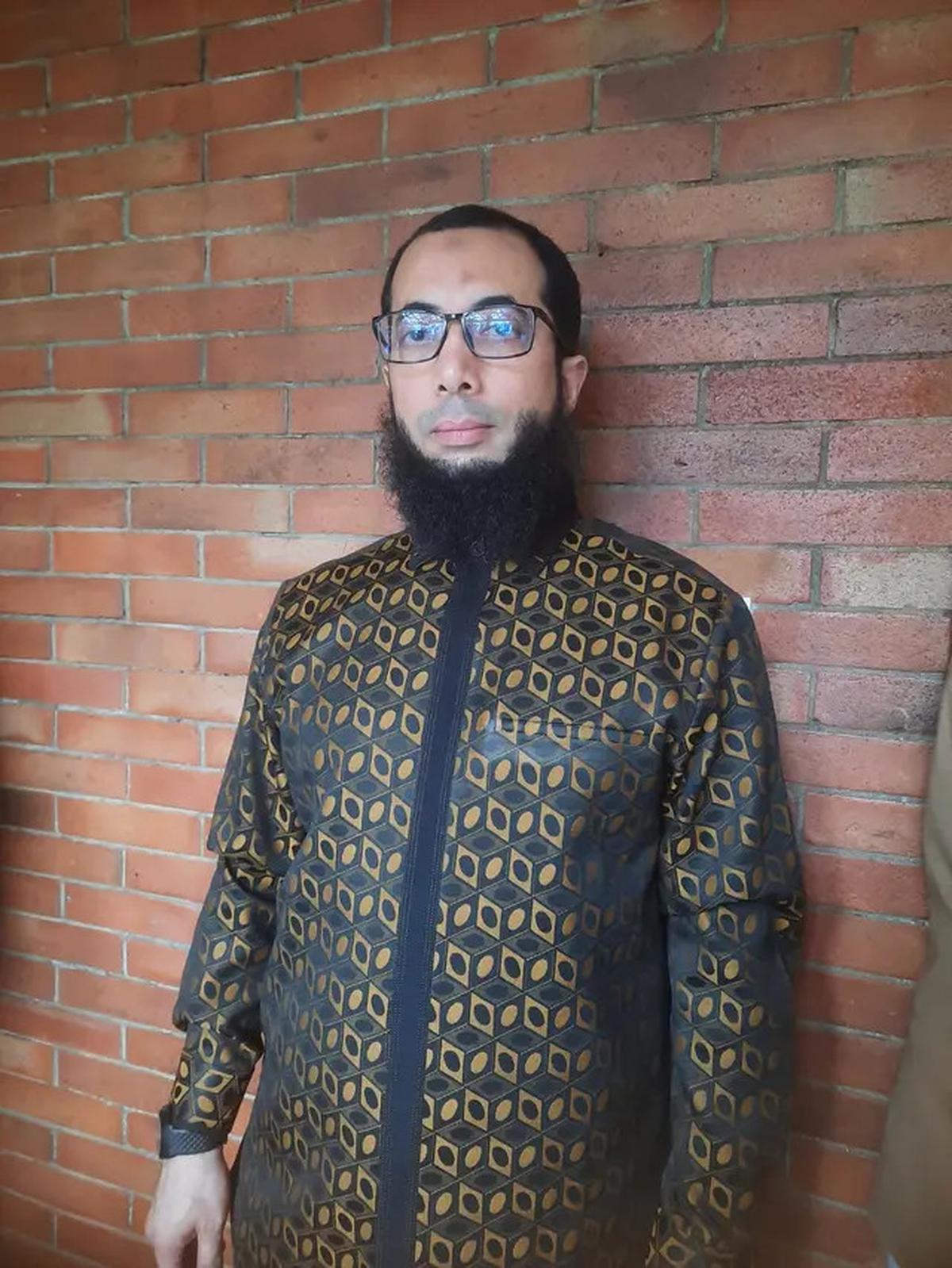 Apakah Harus Ada Barang Bawaan saat Lamaran dalam Islam? Ini Kata Ustadz Khalid Basalamah