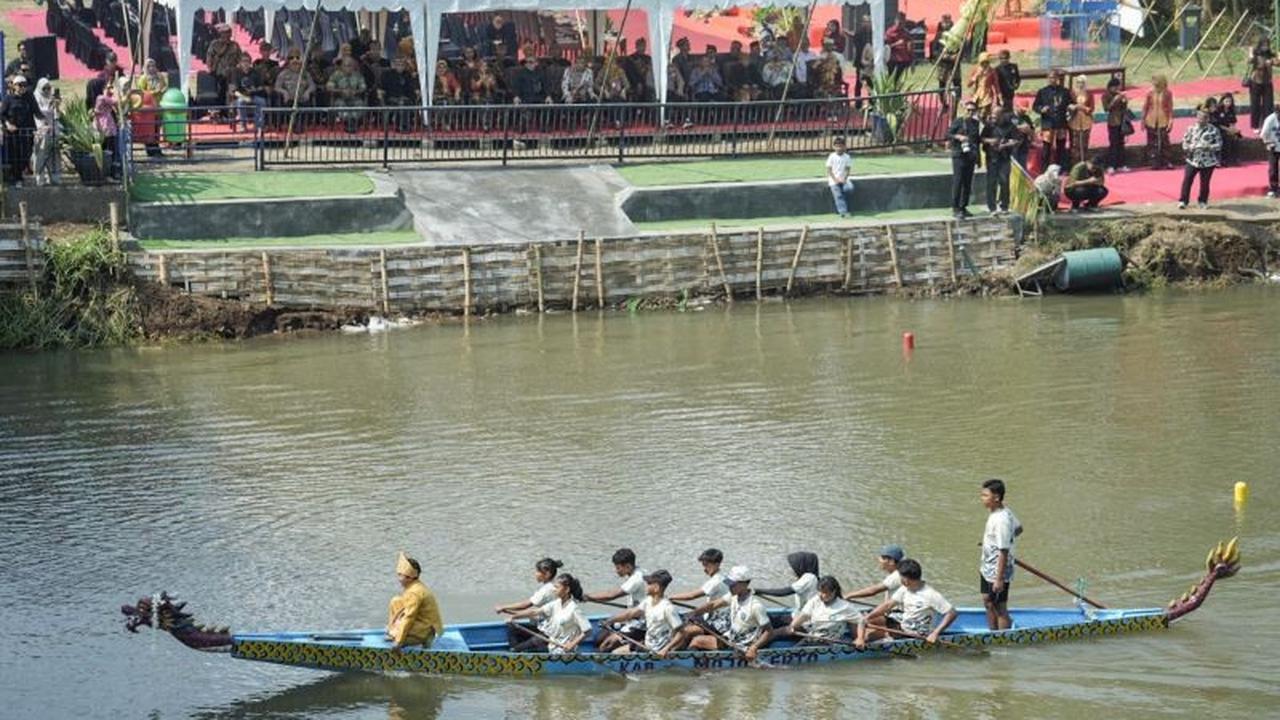 Ratusan Atlet Ramaikan Kejurprov Dayung Piala Gubernur Jawa Timur 2026 di Mojokerto