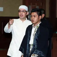 "JPU bilang sekitar 25 saksi yang diusahakan (hadir). Rencananya awal 10 saksi. Untuk urutannya kita lihat minggu depan," ujar M. Ridwan, pengacara Sandy. (Deki Prayoga/Bintang.com)