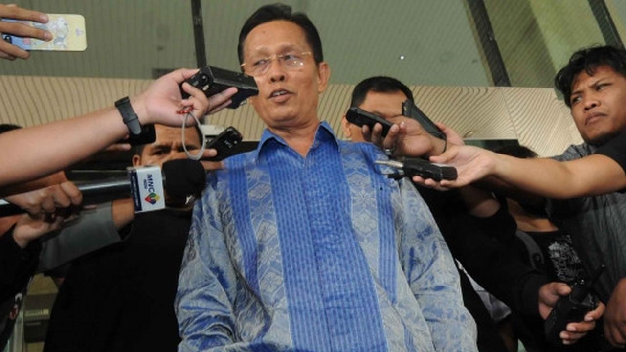 Usai diperiksa KPK, Kasianur Sidauruk tebar senyuman