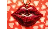 Pilih lipstik yang direkomendasikan para makeup artis untuk berciuman saat momen valentine