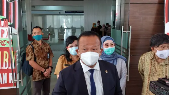 Menteri Kelautan dan Perikanan Edhy Prabowo saat diwawancarai di kampus Unsrat Manado, Selasa (20/10/2020).