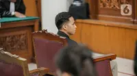 Terdakwa kasus pembunuhan berencana Brigadir Yosua Hutabarat, Richard Eliezer menjalani sidang pembacaan duplik atas replik Jaksa Penuntut Umum (JPU) di Pengadilan Negeri Jakarta Selatan, Kamis (2/2/2023). Diketahui, Bharada Richard Eliezer dituntut hukuman 12 tahun penjara di kasus pembunuhan berencana terhadap Brigadir N Yosua Hutabarat. (Liputan6.com/Faizal Fanani)