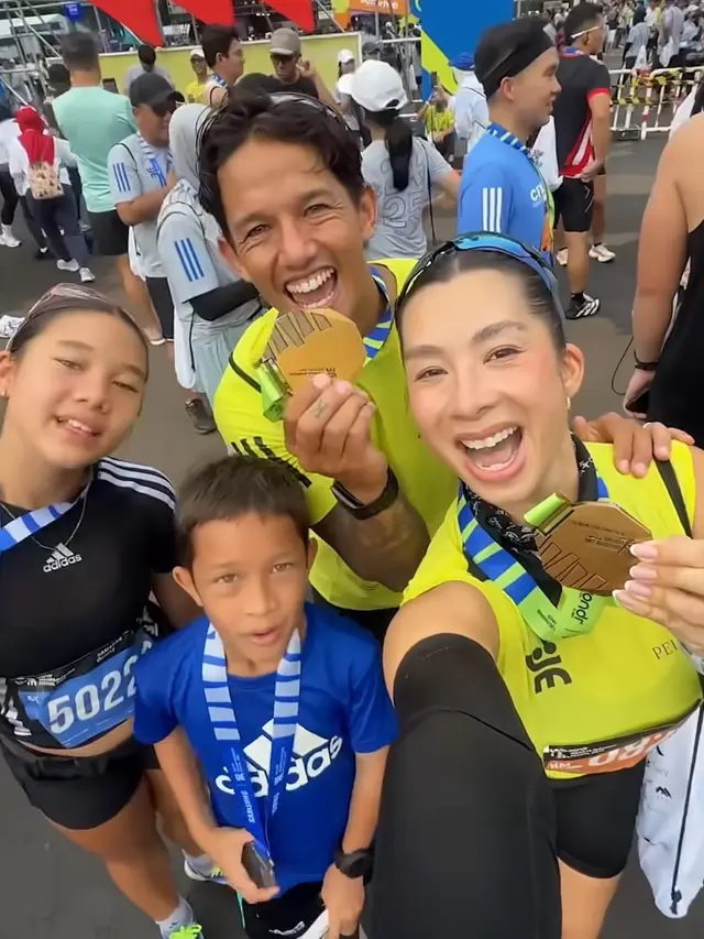 Jennifer Bachdim tetap rutin berolahraga meski mengurus empat anak. [@jenniferbachdim]