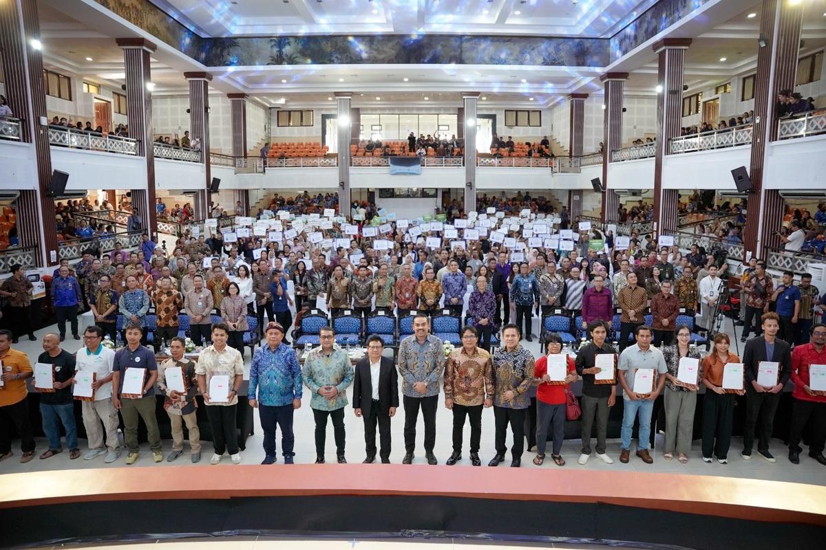 BRI bersama Pemerintah Dorong Penguatan Ekonomi Kreatif di Bali Melalui Akad Massal KUR 1.000 UMKM