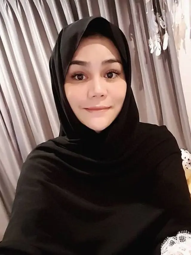 Jadi Mualaf, Ini 7 Pesona DJ Katty Butterfly Saat Pakai Hijab
