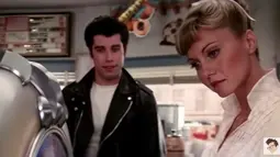 Sandy dan Danny kembali bertemu di sebuah restoran. Namun tak diduga, Sandy mengenalkan pacarnya kepada Danny. (Foto: YouTube)