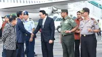 Rombongan Jokowi tiba di Bandara Internasional Halim Perdanakusuma, Jakarta pada pukul 16.45 WIB setelah menjalani penerbangan 17 Jam.