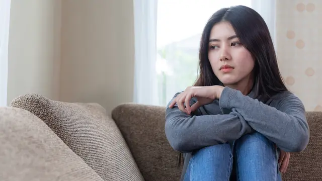 perempuan sedih