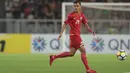 Rezaldi Hehanussa mencetak gol indah saat Persija Jakarta melawan Tampines Rovers pada  Piala AFC 2018 di Stadion Utama GBK, Senayan, Jakarta (28/2/2018). Persija menang 4-1. (Bola.com/Nick Hanoatubun)