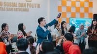Fakultas Ilmu Sosial dan Ilmu Politik dan Pusat Studi Kepemiluan Universitas Sam Ratulangi (UNSRAT) bekerja sama dengan Yayasan Partisipasi Muda (YPM) menyelenggarakan program &ldquo;Academia Politica&rdquo; di Kota Manado (Istimewa)