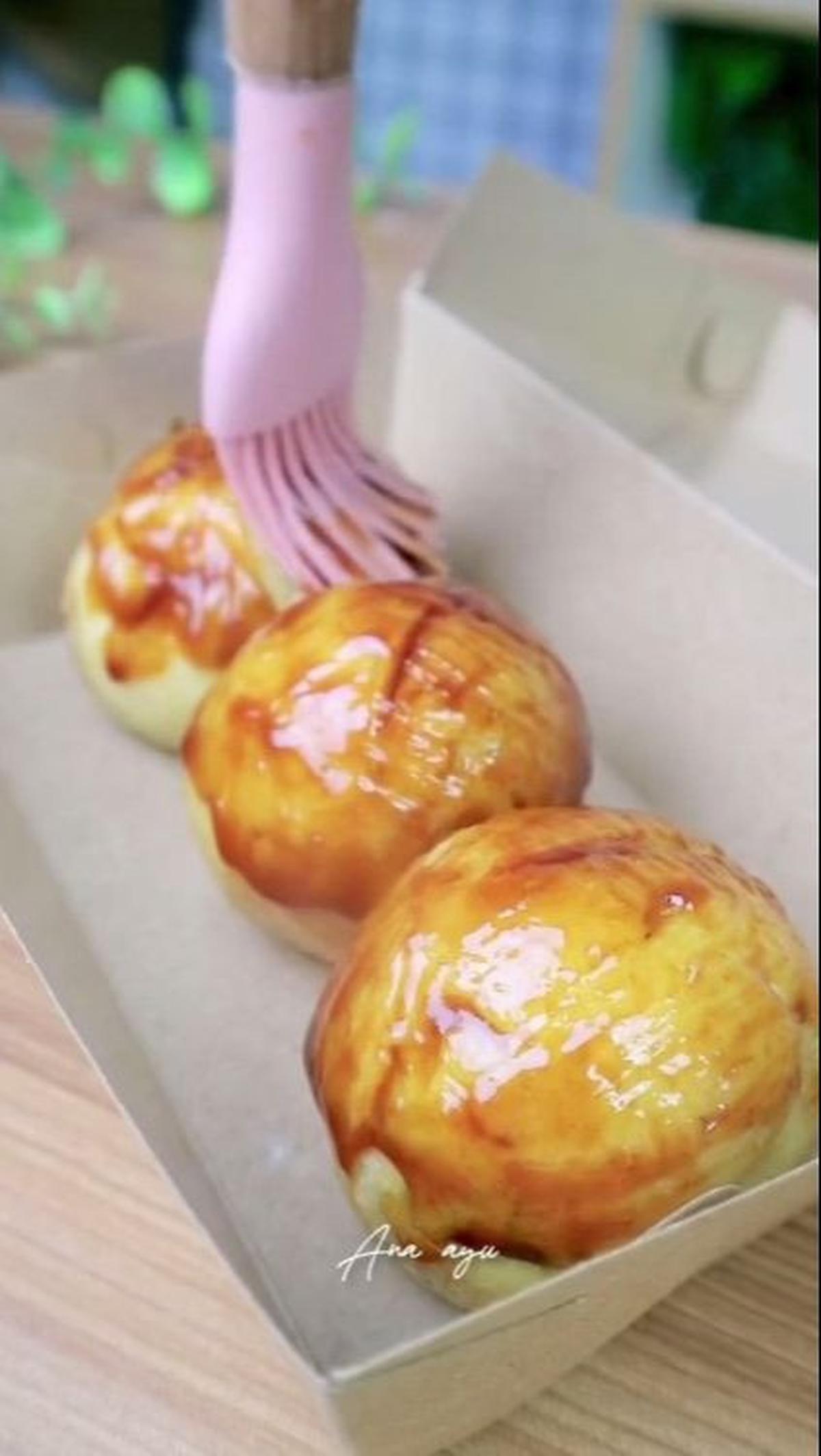 Olesi dengan Saus