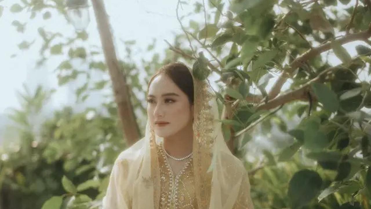 5 Inspirasi Kebaya Modern dari Artis yang Lamaran di 2024, Terbaru Febby Rastanty