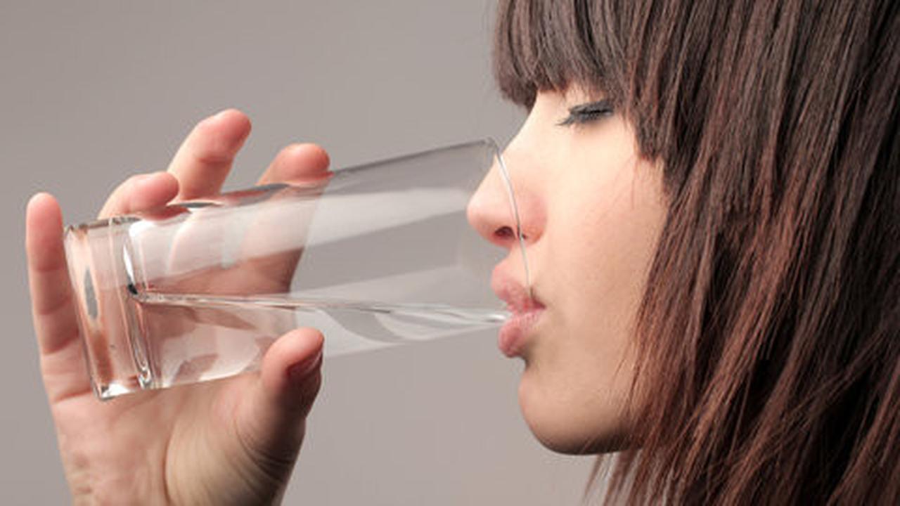 Ketahui 7 waktu paling tepat untuk minum air putih!