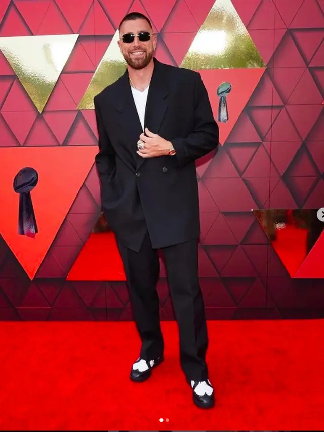 7 Potret Travis Kelce yang Dikabarkan Berpacaran dengan Taylor Swift