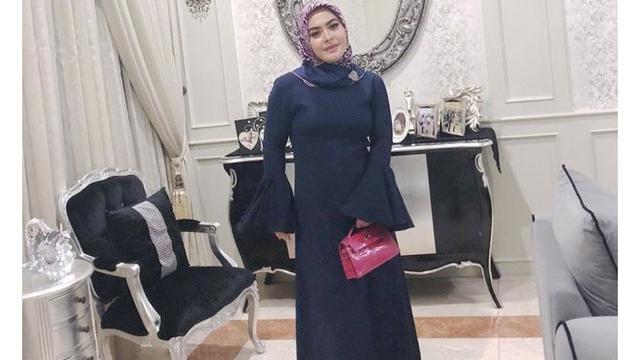 Ibunda Syahrini Dikabarkan Sakit Karena Pemberitaan Miring Anaknya, Ini 5 Faktanya