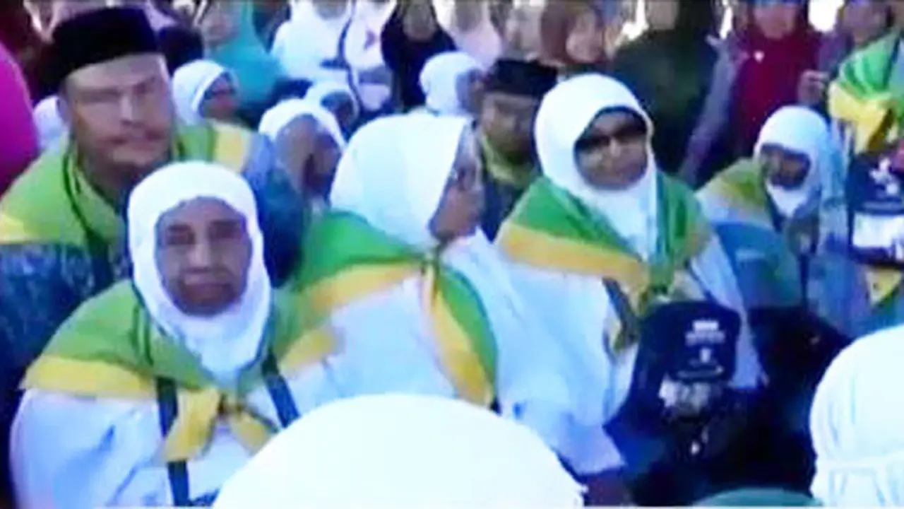 Calon Haji Bima Diberangkatkan
