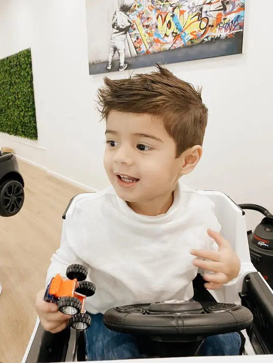 (Instagram/carissa_puteri)