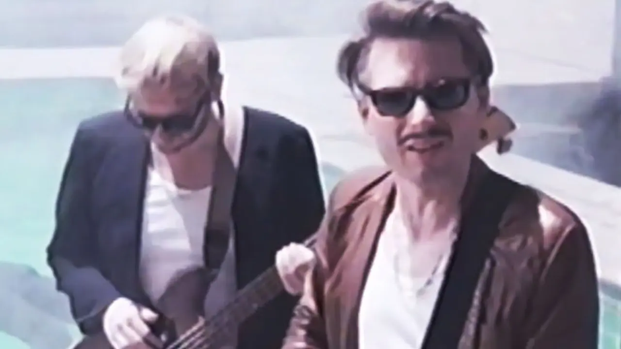 franz-ferdinand-video-130910b.jpg